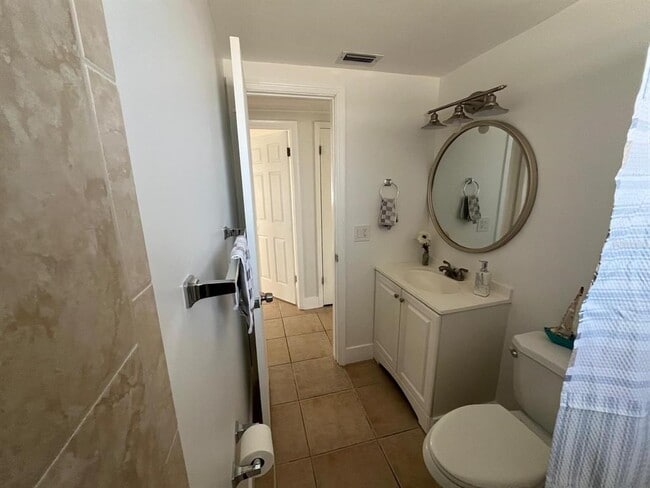 Building Photo - 3517 Garfield Dr