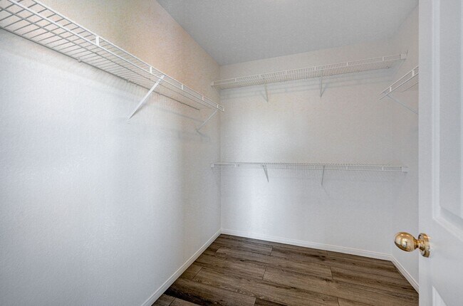 Building Photo - 3 BEDROOM + POOL IN DESIRABLE PECCOLE RANC...