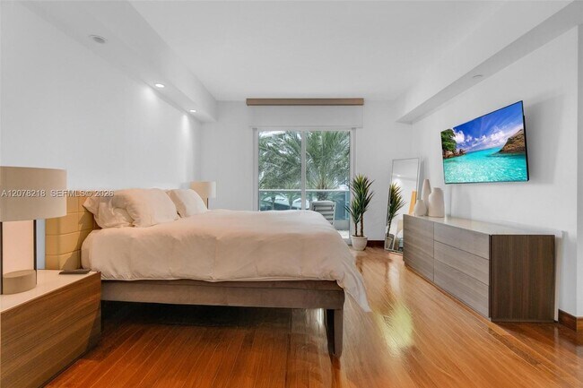 Building Photo - 1331 Brickell Bay Dr