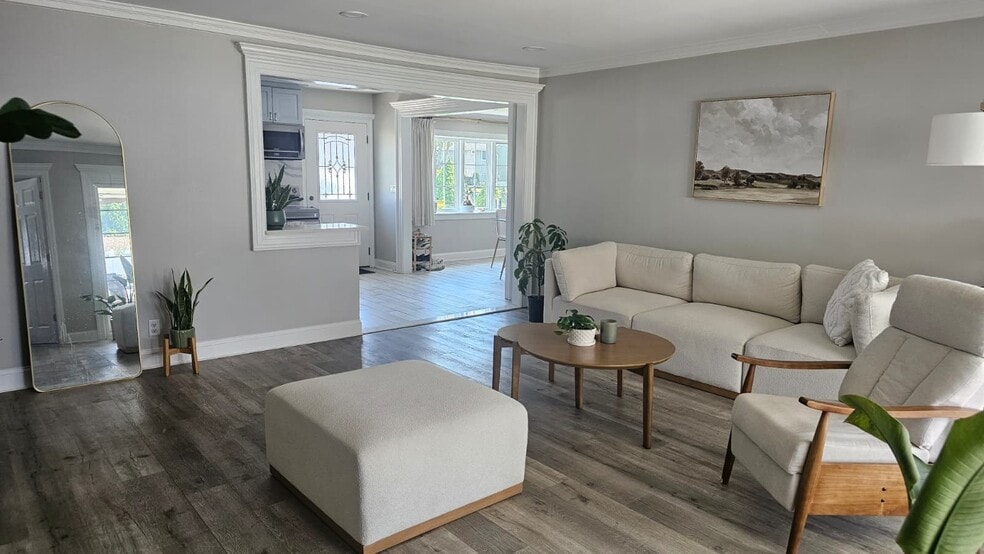 Building Photo - 69 Hahn Ave