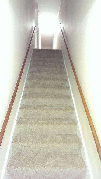 Building Photo - 915 Grand Ave