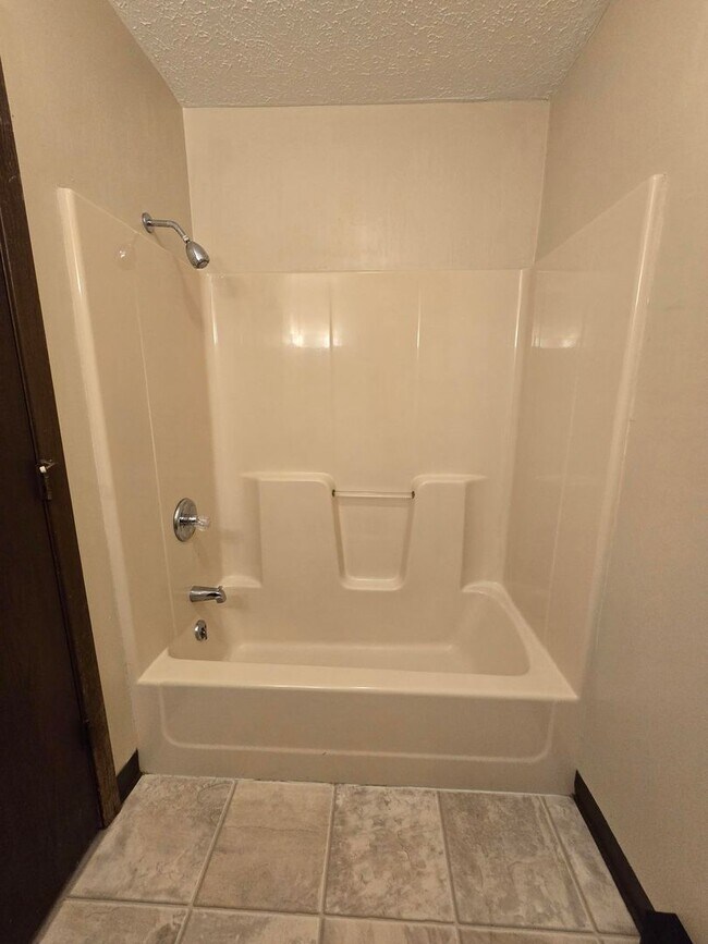 Building Photo - 20a Paul St