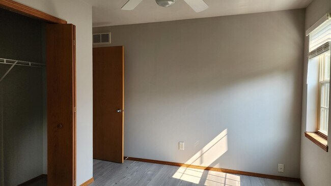 Building Photo - 5153 Oak Valley Dr
