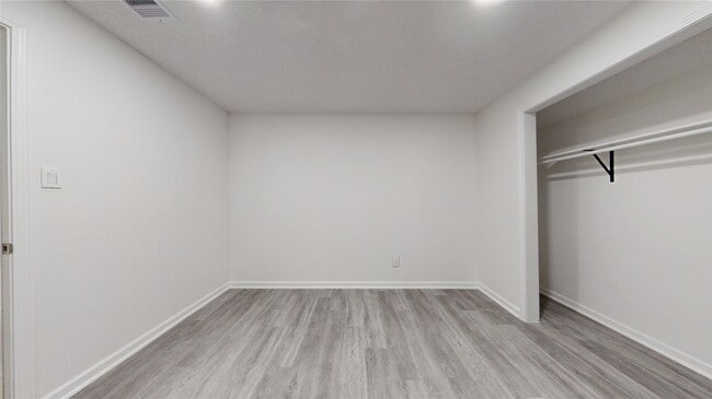 Building Photo - 7415 Alcomita Dr