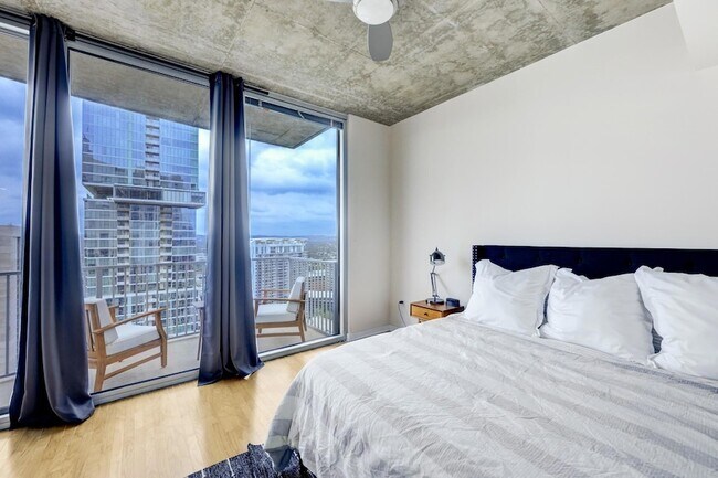 Building Photo - 360 Nueces St