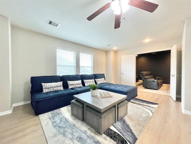 Building Photo - 30743 Gardenia Trace Dr