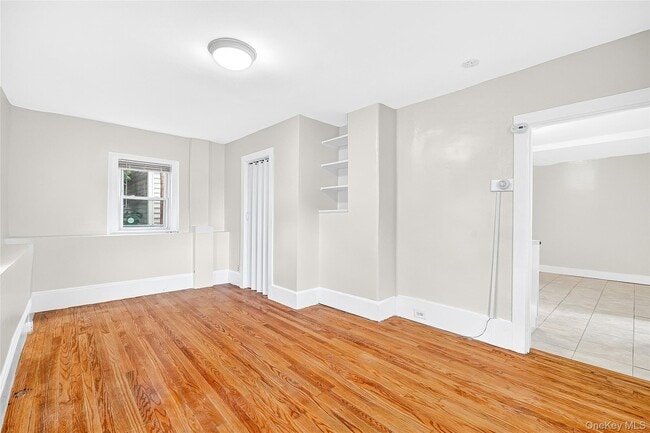Building Photo - 41 Saratoga Ave