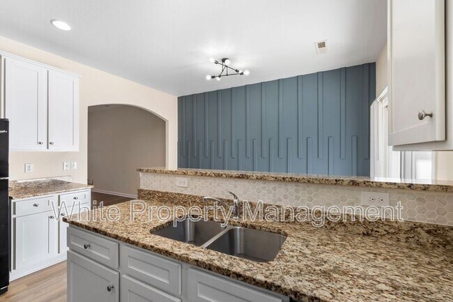 Building Photo - 7621 Mockernut Dr