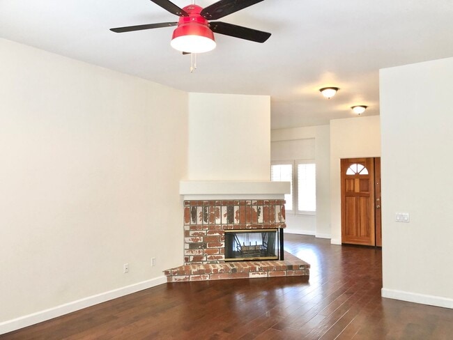 Building Photo - Wonderful Single Story Home, Quiet Neighbo...