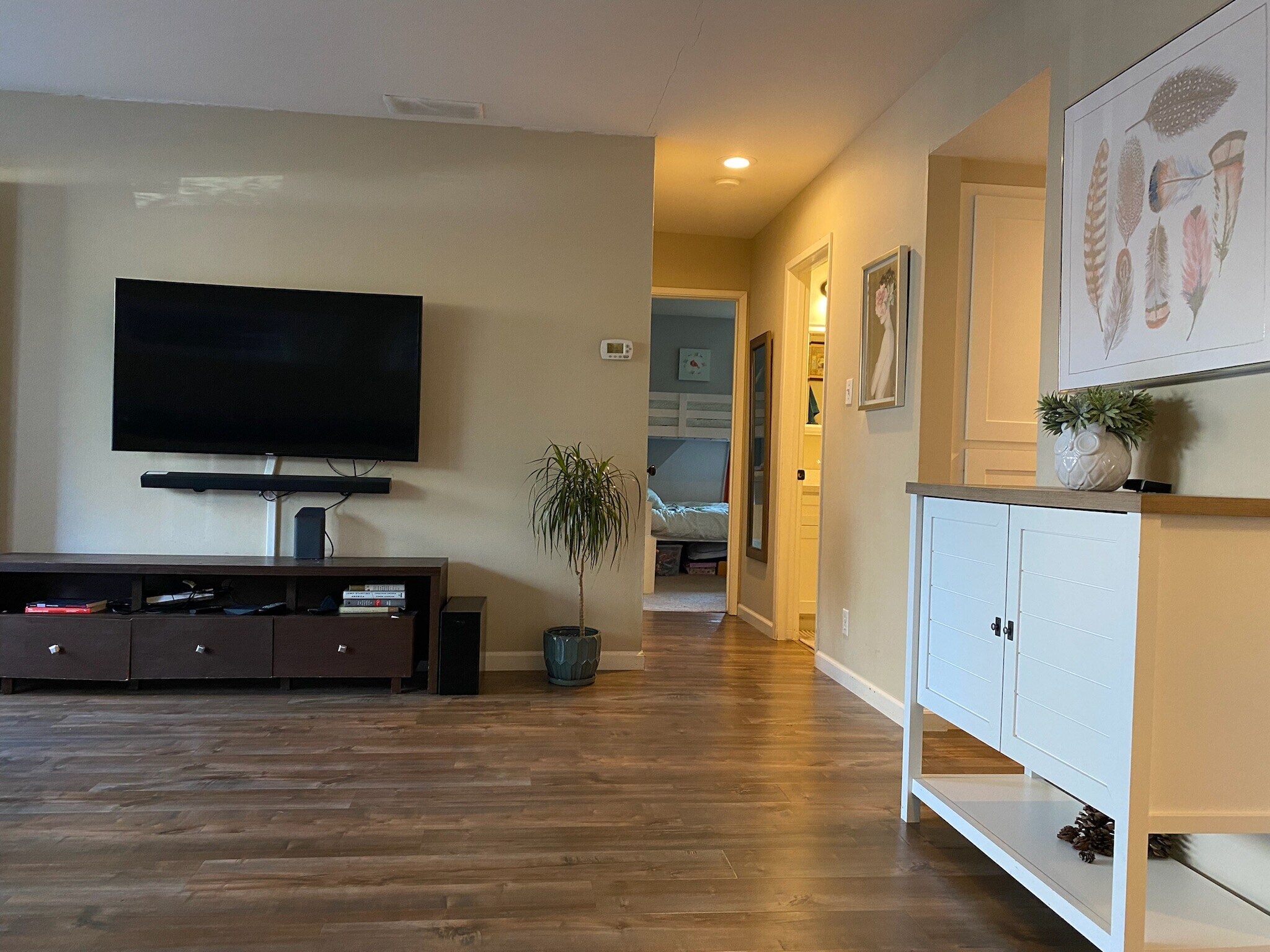 Building Photo - 5484 Roundtree Dr