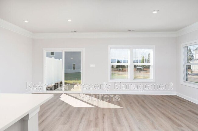Building Photo - 337 Ridgeline Dr
