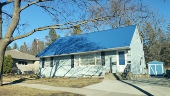 Building Photo - 800 18th Ave NE