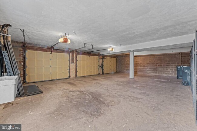 Building Photo - 901 Walker Rd