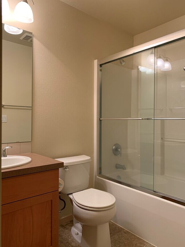 Building Photo - 2116 NW Boulder Way Dr