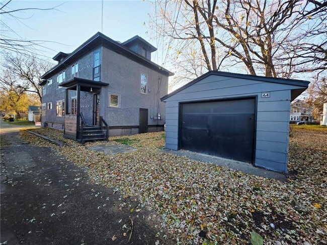 Building Photo - 414 N 33rd Ave