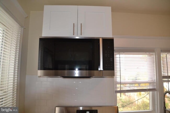 Building Photo - 243 Coverly Rd