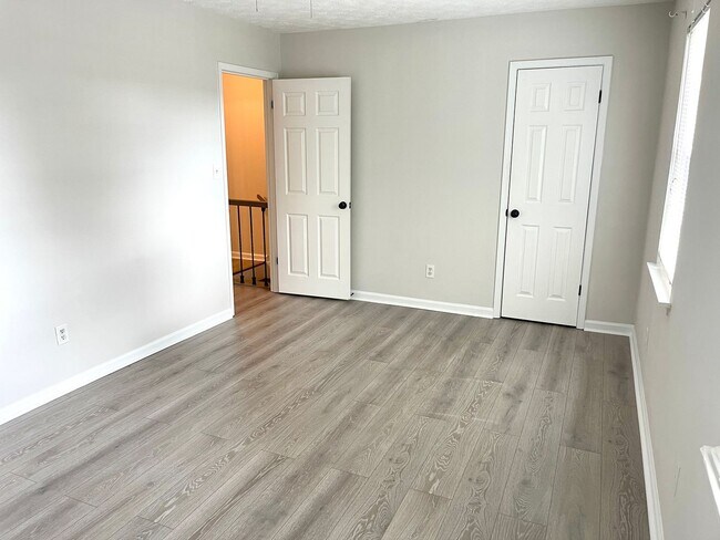 Building Photo - Welcome to this sleek and modern 2 bedroom...