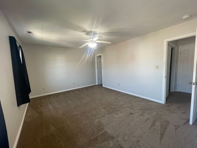Building Photo - 4859 Woods Edge Rd