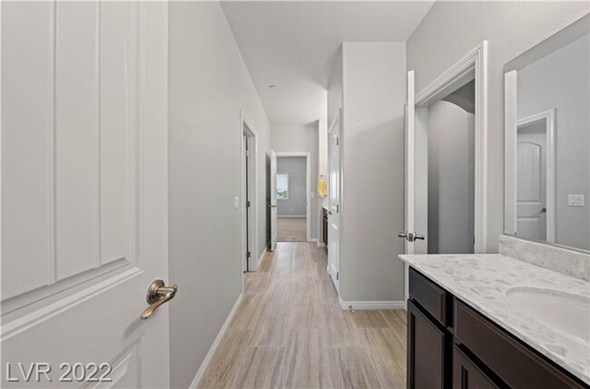 Building Photo - 4 bed+loft Green Valley Home w/City Views