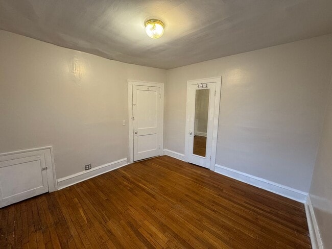 Building Photo - 12611 Franklin Blvd