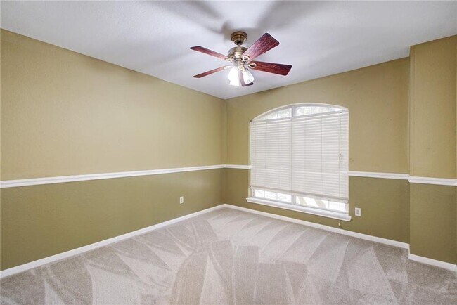 Building Photo - 1801 Hickory Ridge Cove