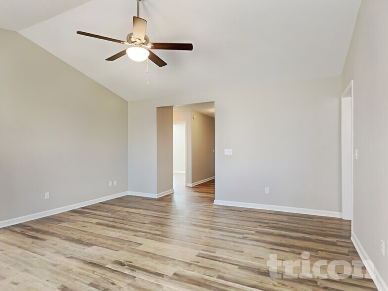 Building Photo - 455 Hunters Crossing Dr