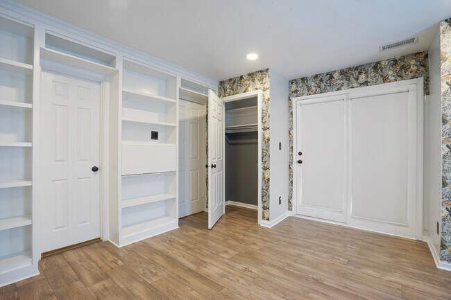 Building Photo - 7503 Ashby Ln