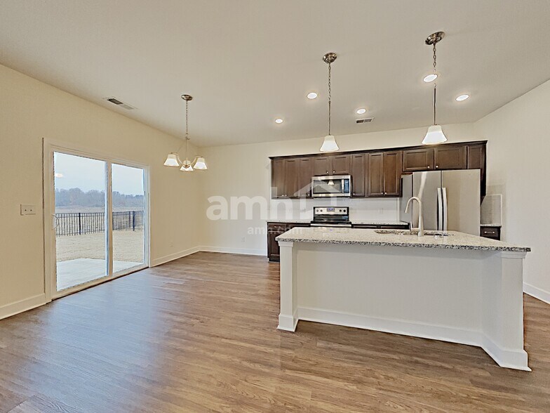 Building Photo - 4321 Longfellow Dr
