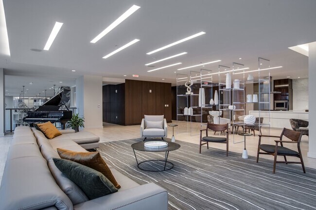 Building Photo - 515 Church St