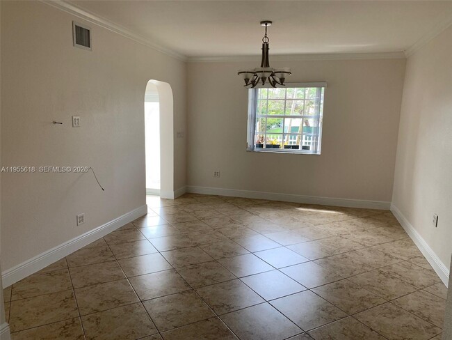 Building Photo - 3521 SW 23rd St