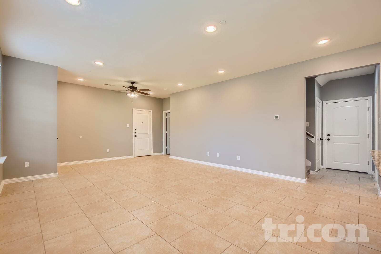 Building Photo - 1990 Timber Oaks Dr