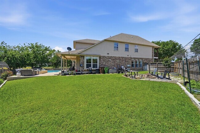 Building Photo - 3564 Rosalina Loop