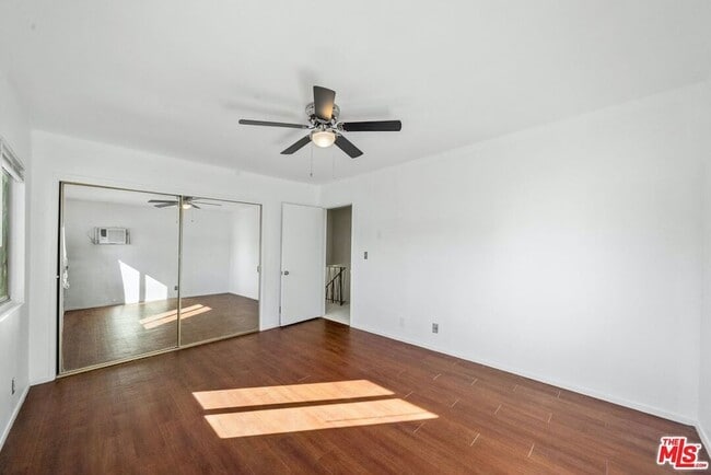 Building Photo - 11585 Riverside Dr