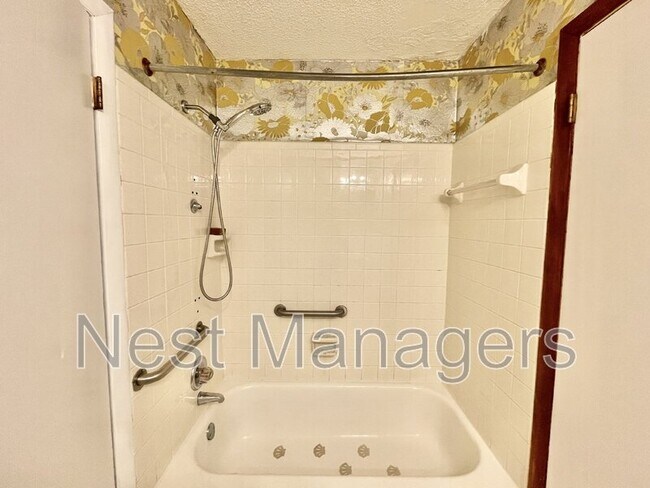 Building Photo - 4128 Faison Ave