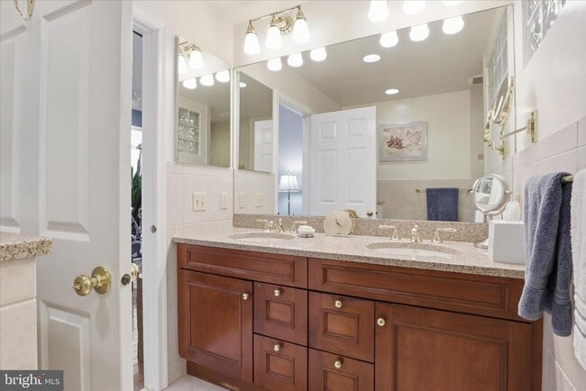 Building Photo - 10454 Breckinridge Ln