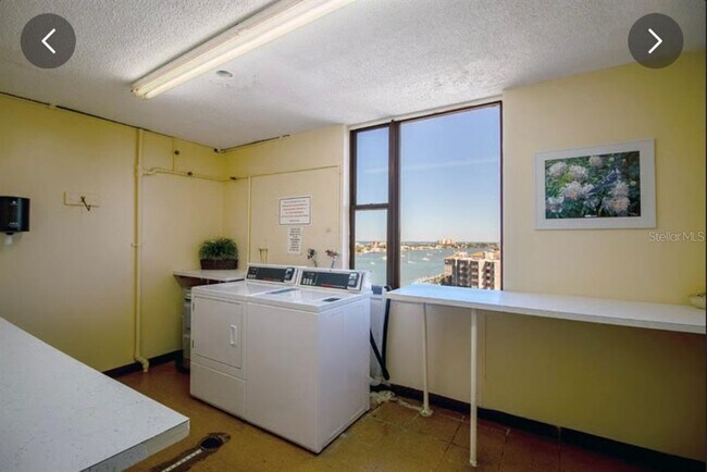 Building Photo - 255 Dolphin Point
