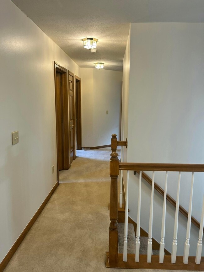 Building Photo - 1156 Lake Point Dr