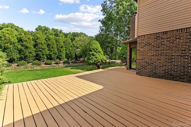Building Photo - 3312 Palm Aire Ct