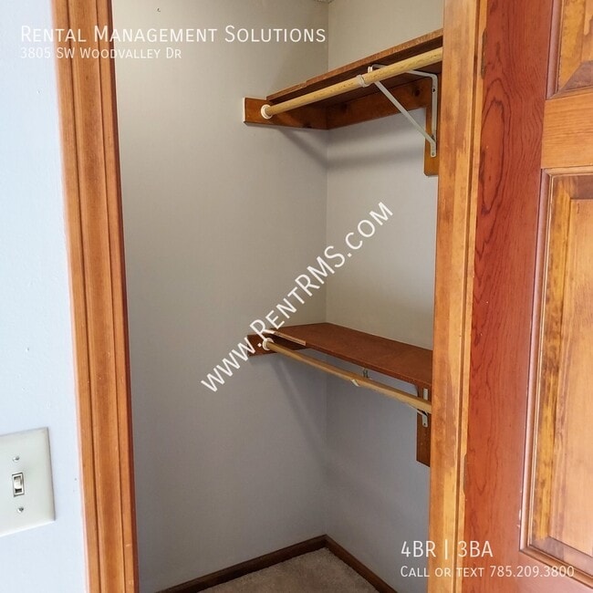 Building Photo - 3805 SW Wood Valley Dr