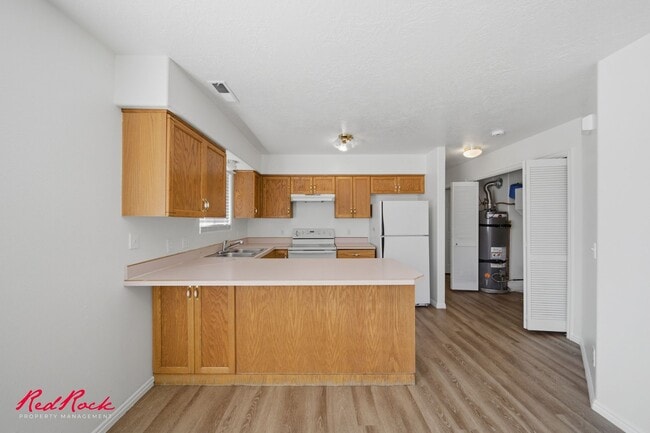 Building Photo - Newly Updated and Move-In Ready 3 bedroom home