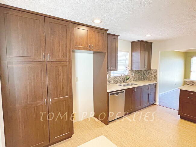 Building Photo - 14611 Cypress Valley Dr