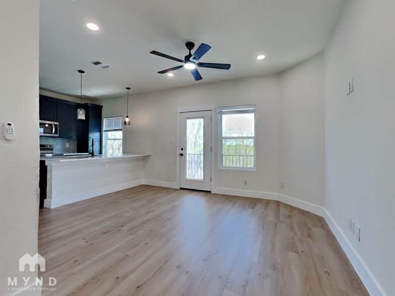 Building Photo - 247 Princeton Ave