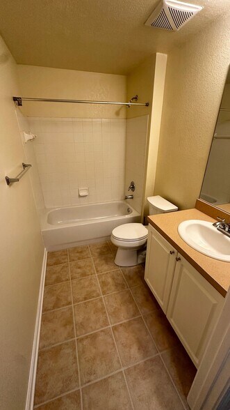 Building Photo - 405 S Villa San Marco Dr