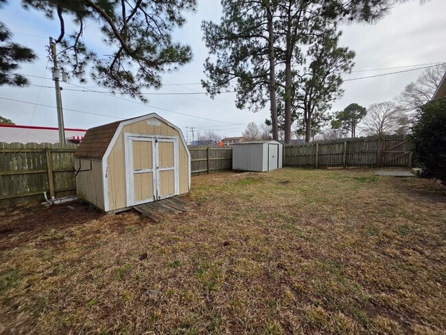Building Photo - Carolanne Farms