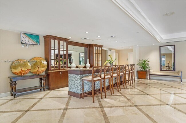 Building Photo - 20000 E Country Club Dr