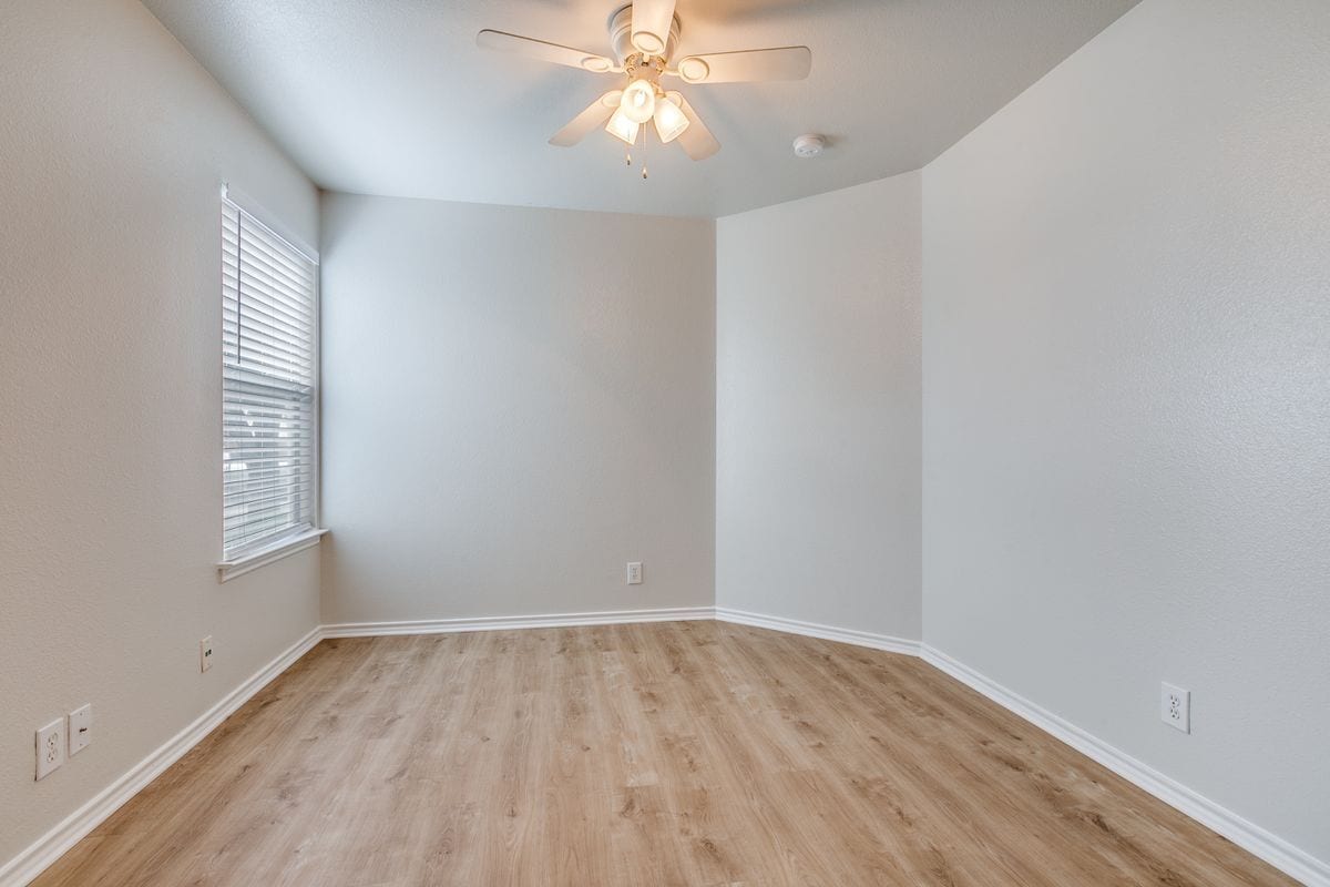 Building Photo - 2214 Sun Chase Blvd