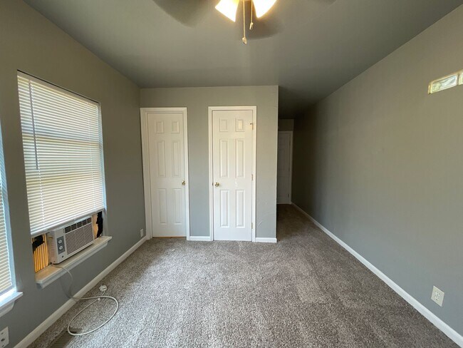 Building Photo - Welcome Home!!