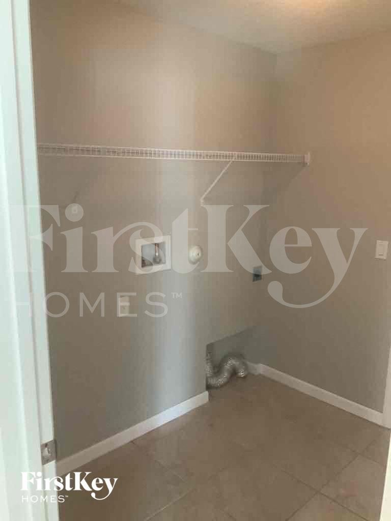 Building Photo - 3354 SW Ludlow St