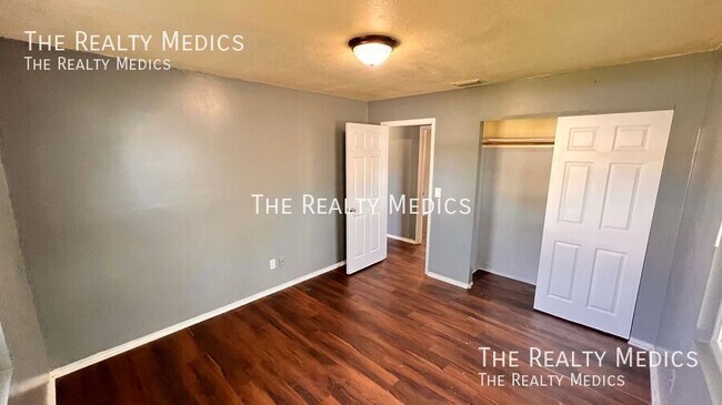 Building Photo - 1073 Leeward Dr