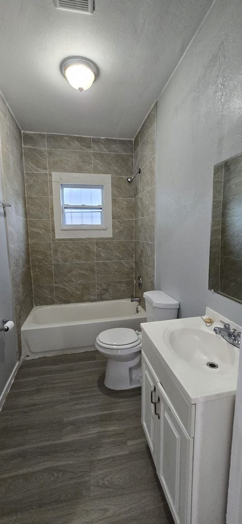 Building Photo - Beautiful 2 bedroom 1 bath in Tampa!! ASK ABOUT OUR MOVE IN SPECIALS!!